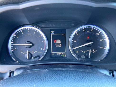 Used 2019 Toyota Highlander XLE image 21