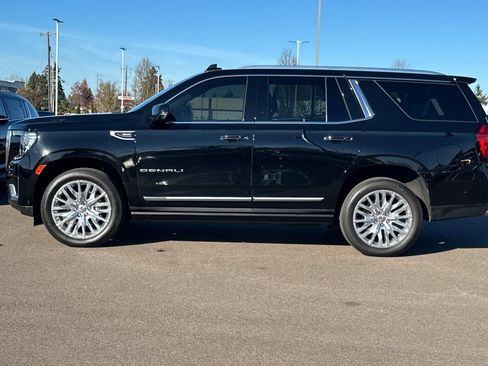 Used 2024 GMC Yukon Denali w/ Advanced Technology Package image 7