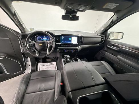 Used 2025 Chevrolet Silverado 1500 LTZ AWD/4WD image 19