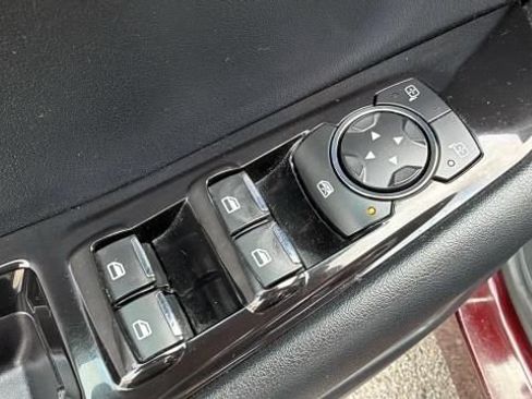 Used 2019 Ford Edge SEL w/ Equipment Group 201A AWD/4WD image 23