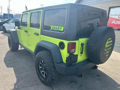 Used 2016 Jeep Wrangler Unlimited Rubicon w/ Connectivity Group image 7