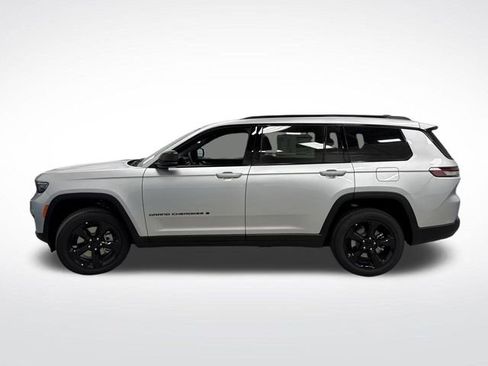 New 2025 Jeep Grand Cherokee L Altitude image 12