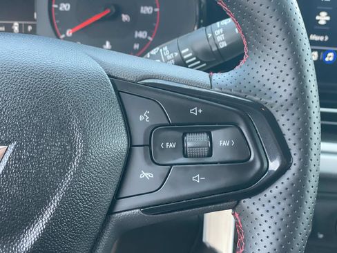 Used 2025 Chevrolet Trax RS w/ Driver Confidence Package FWD image 12
