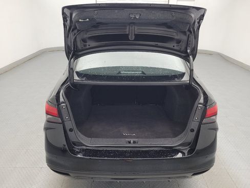 Used 2024 Nissan Versa SV FWD image 29