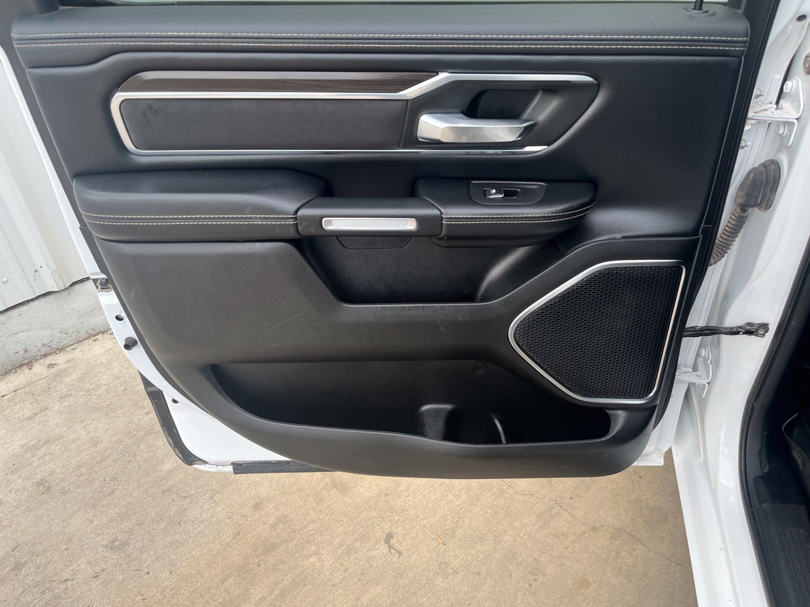 Used 2025 RAM 1500 Laramie AWD/4WD image 13