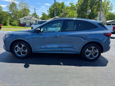 Used 2023 Ford Escape ST-Line w/ Equipment Group 301A FWD image 4
