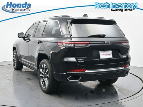 Used 2023 Jeep Grand Cherokee Overland AWD/4WD image 8