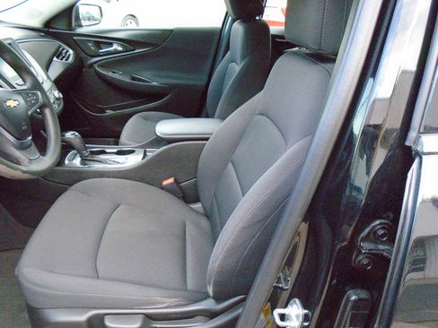 Used 2017 Chevrolet Malibu LS FWD image 11