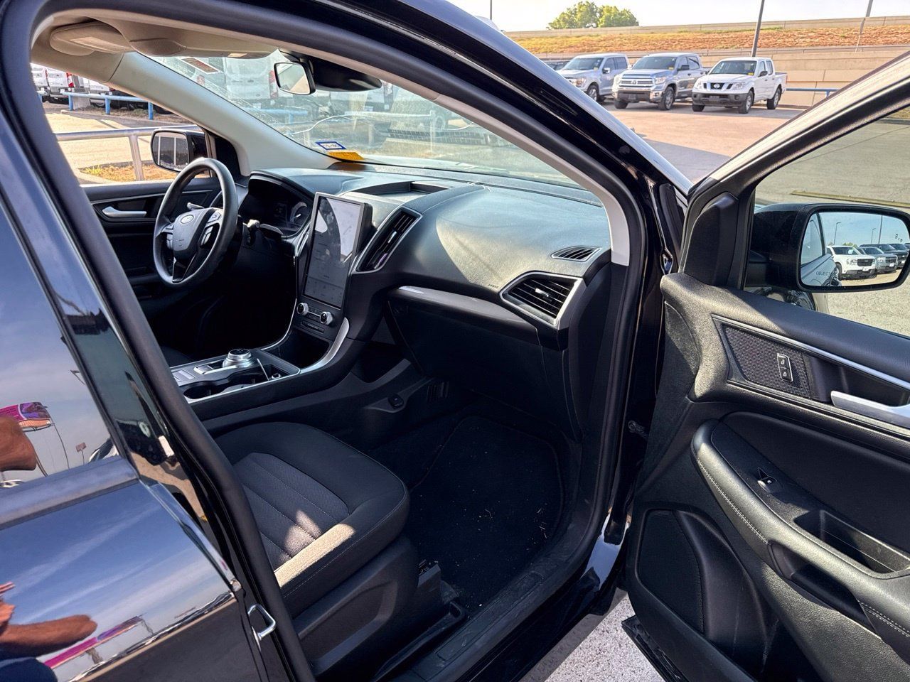 Used 2024 Ford Edge SE w/ Black Appearance Package AWD/4WD image 15