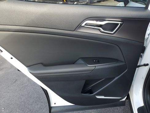 New 2026 Kia Sportage SX image 17