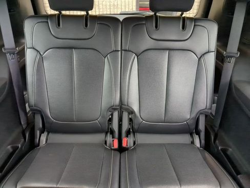 Used 2024 Jeep Grand Cherokee L Limited w/ Luxury Tech Group II image 30