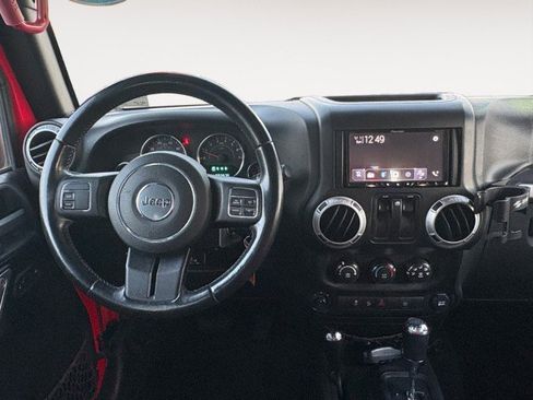 Used 2015 Jeep Wrangler Rubicon w/ Power Convenience Group image 8