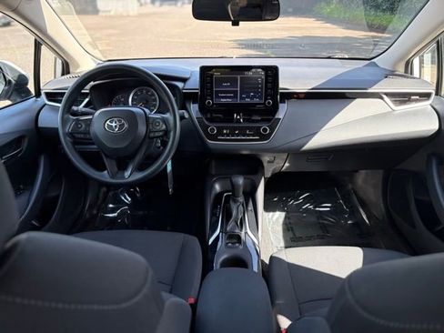 Used 2022 Toyota Corolla LE FWD image 18