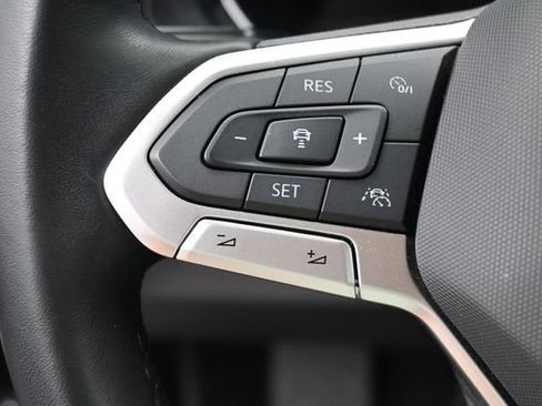 Used 2023 Volkswagen Jetta SE w/ Panoramic Sunroof Package FWD image 17