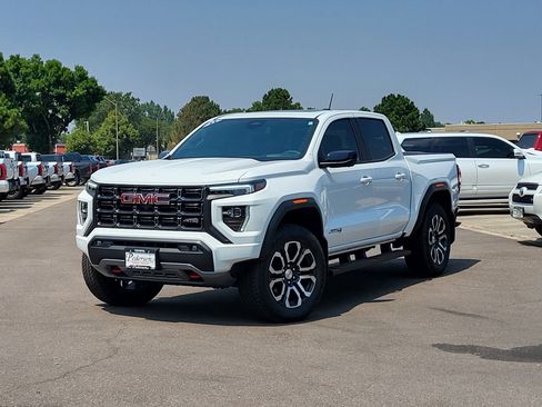 Used 2023 GMC Canyon AT4 w/ AT4 Premium Package AWD/4WD image 2