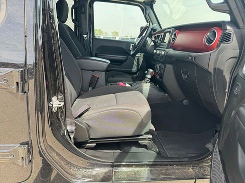 Used 2021 Jeep Gladiator Rubicon image 11