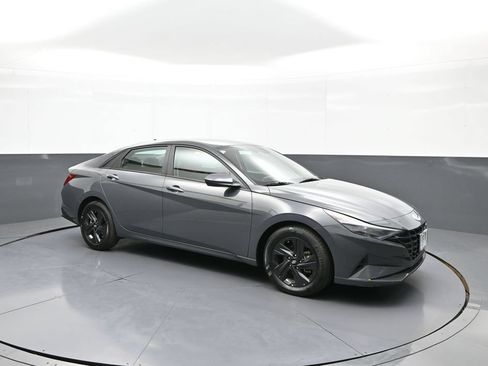 Certified 2023 Hyundai Elantra SEL FWD image 4