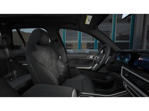 New 2026 BMW X5 xDrive50e image 9