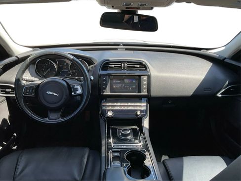 Used 2017 Jaguar XE Premium RWD image 23