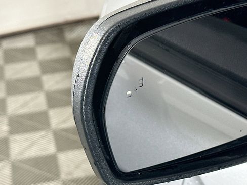 Used 2022 Ford Edge SE image 16