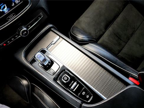 Used 2018 Volvo XC90 T8 R-Design w/ Convenience Package image 20