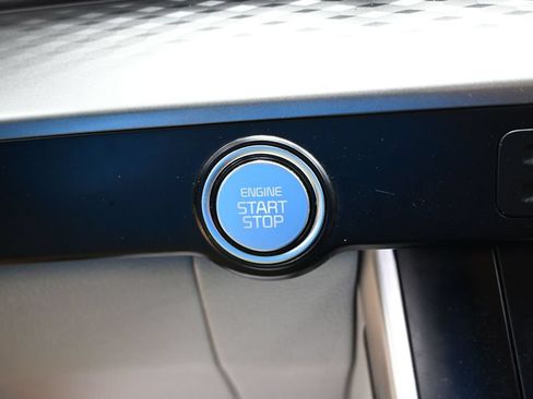 Used 2022 Kia Carnival LX FWD image 21