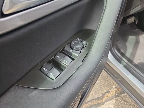 Used 2025 Chevrolet Blazer LT w/ Convenience Package image 12