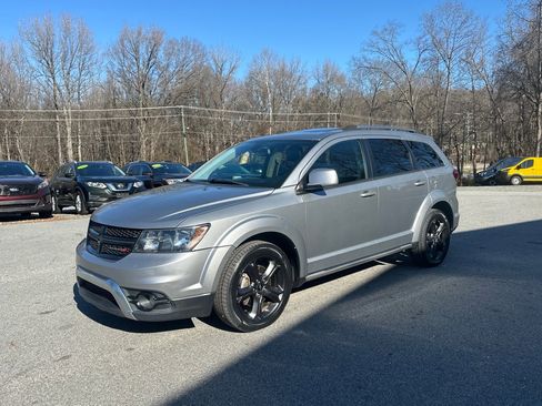 Used 2020 Dodge Journey Crossroad image 2