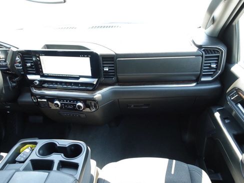 Used 2024 GMC Sierra 3500 SLE AWD/4WD image 43