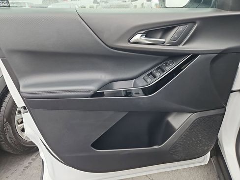 Certified 2025 Chevrolet Equinox LT image 10