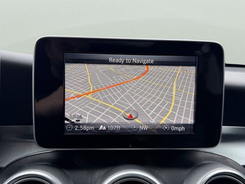 Used 2018 Mercedes-Benz GLC 300 4MATIC image 30