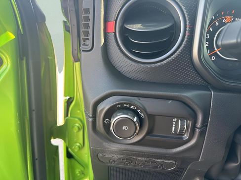 New 2026 Jeep Wrangler Unlimited Rubicon AWD/4WD image 17