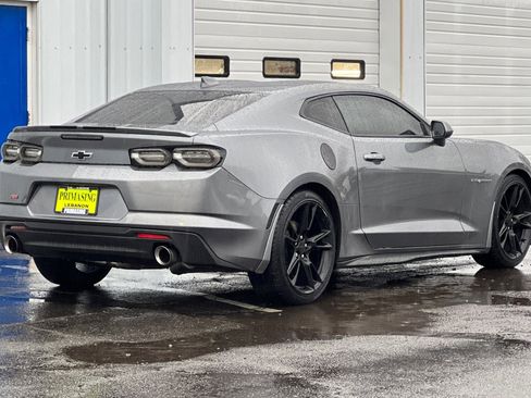 Used 2021 Chevrolet Camaro LT w/ RS Package image 4