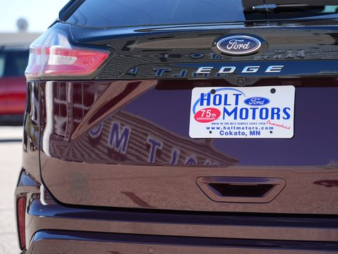 Used 2024 Ford Edge ST-Line w/ Class II Trailer Tow Package AWD/4WD image 12