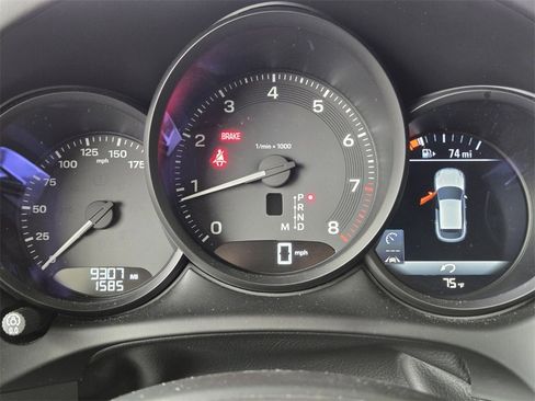 Used 2025 Porsche Macan image 38