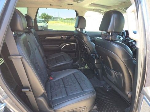 Used 2022 Kia Telluride SX w/ SX Prestige Package AWD/4WD image 18