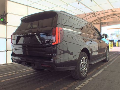 Used 2025 Ford Expedition Max Active AWD/4WD image 3