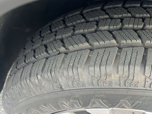 Used 2025 Chevrolet Equinox LT FWD image 40