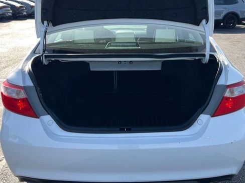 Used 2017 Toyota Camry SE image 12