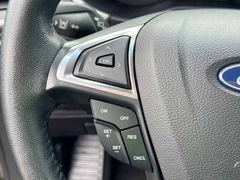 Used 2020 Ford Edge SEL image 22