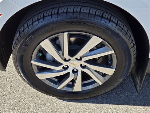 Certified 2023 Chevrolet Equinox Premier image 9