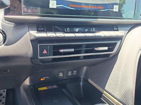Used 2026 Toyota Camry Hybrid w/ Multimedia Upgrade Package FWD image 25