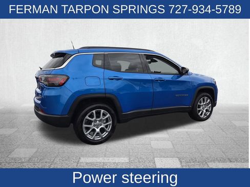 Used 2022 Jeep Compass Latitude w/ Sun and Sound Group AWD/4WD image 11