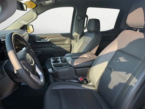 Used 2025 GMC Sierra 1500 SLT image 9