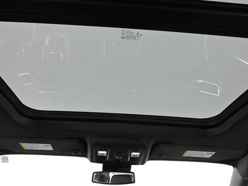 Used 2023 GMC Yukon Denali AWD/4WD image 4