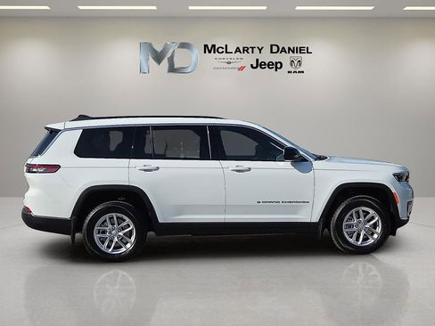 Used 2025 Jeep Grand Cherokee L Laredo image 6