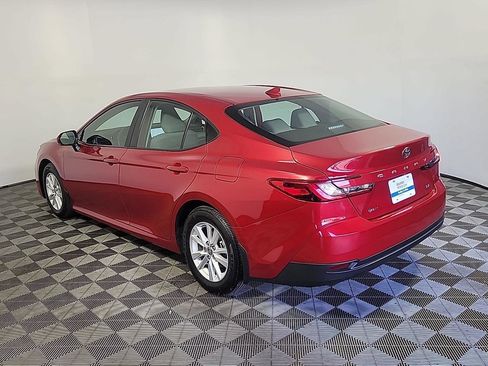 Used 2025 Toyota Camry LE w/ Convenience Package image 10