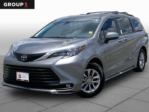 Certified 2026 Toyota Sienna XLE FWD image 1