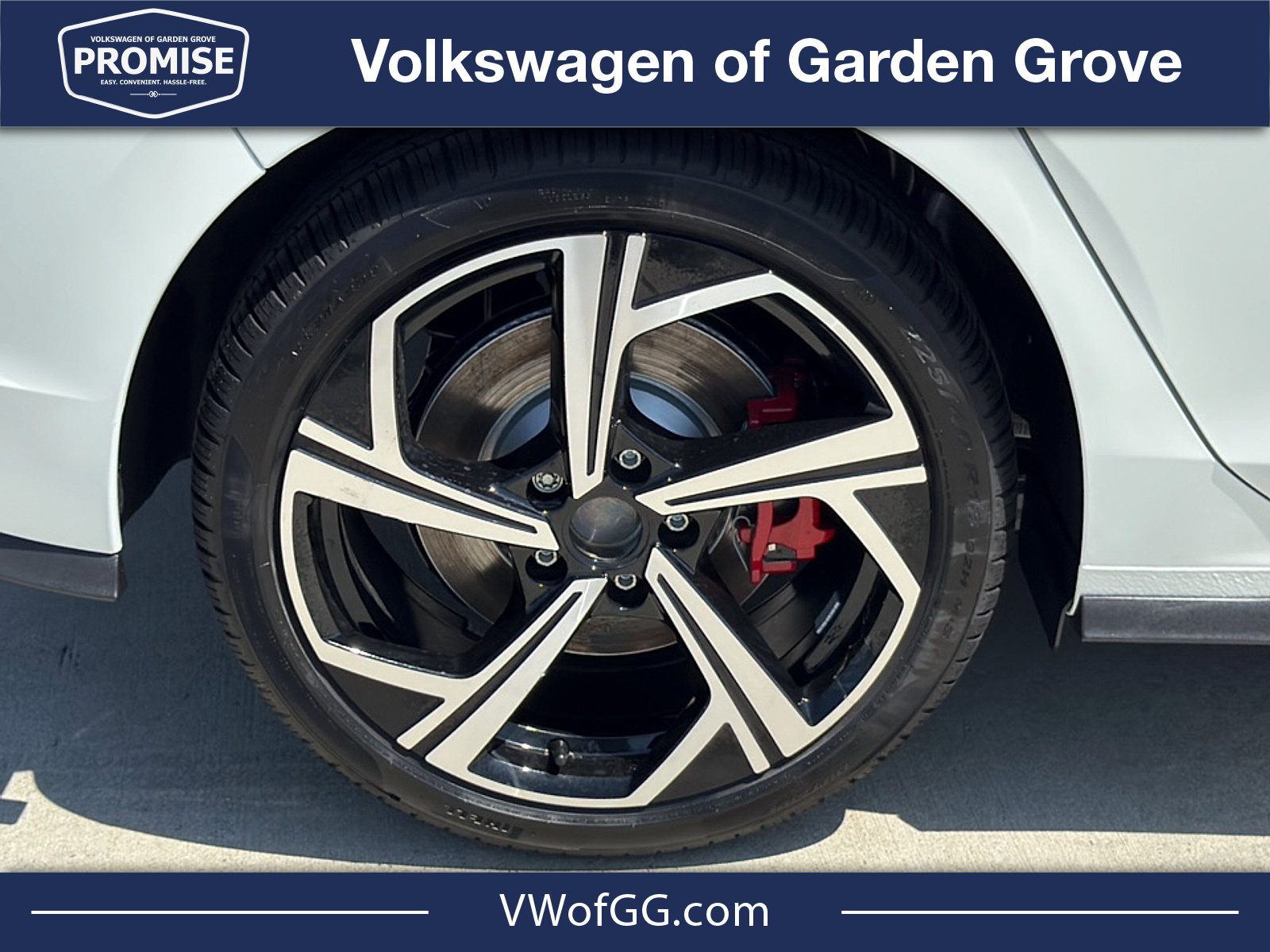 New 2026 Volkswagen GTI SE FWD image 10