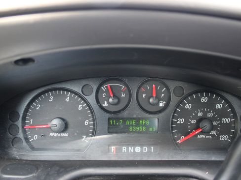 Used 2005 Ford Taurus SE FWD image 9